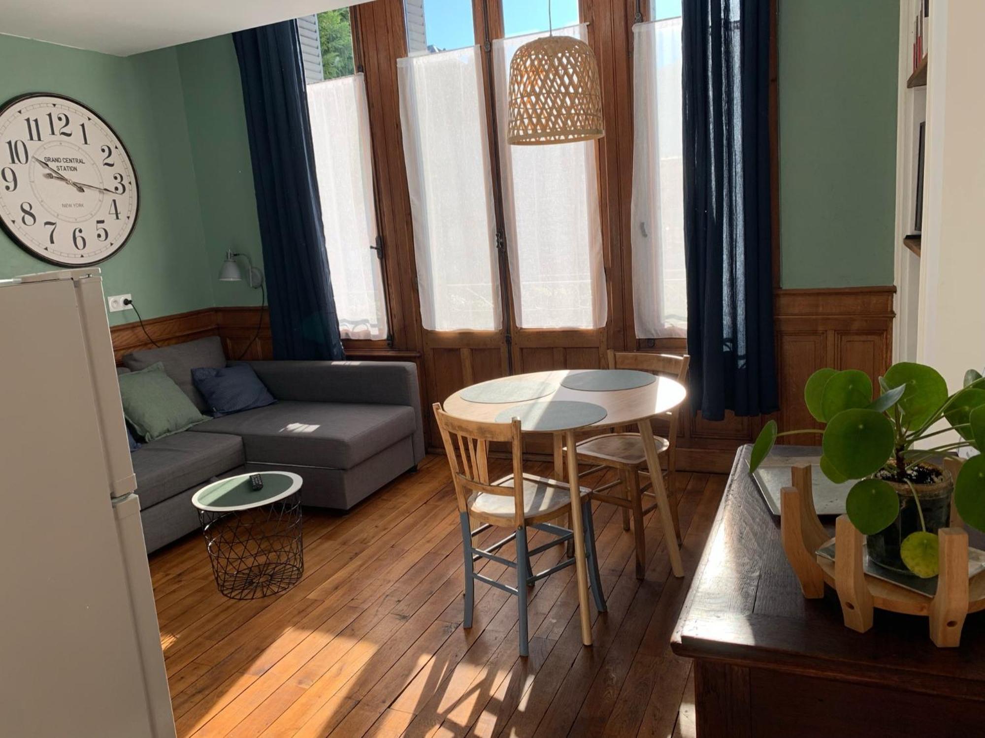 A Deux Pas De La Gare, La Maison Rouge Albertville Luaran gambar